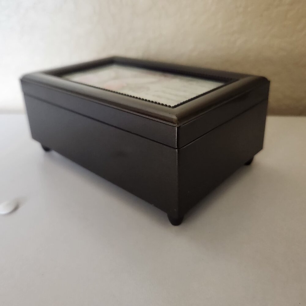 Carson "Friends" Musical Jewelry Box - Picture 5 of 7